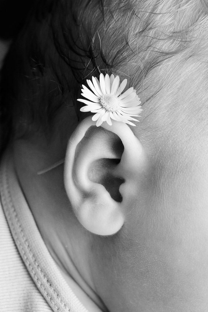 Babyfotos zu Hause mit liebevollen Details